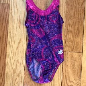 Snowflake Design leotard. Size small